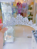 Chatnoiremeow 香港銅鑼灣門市新娘髮飾 |結婚頭飾 | 結婚皇冠 | Wedding Crown | Bridal Hair accessories  | 結婚禮物 |  婚紗頭飾 | 皇冠頭飾香港 |  裙褂頭飾 | Wedding Accessories