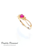 Daylily Diamond 18K Gold 32份心形紅寶石伴10份鑽石戒指*